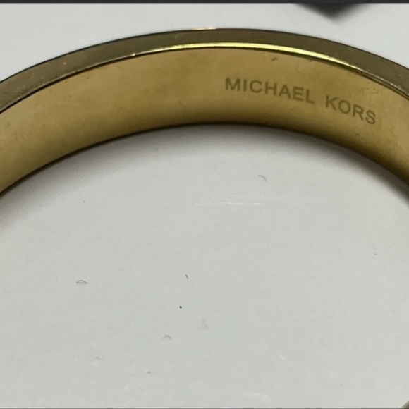 Stunningly pretty Michael Kors bracelets. - Picture 9 of 15